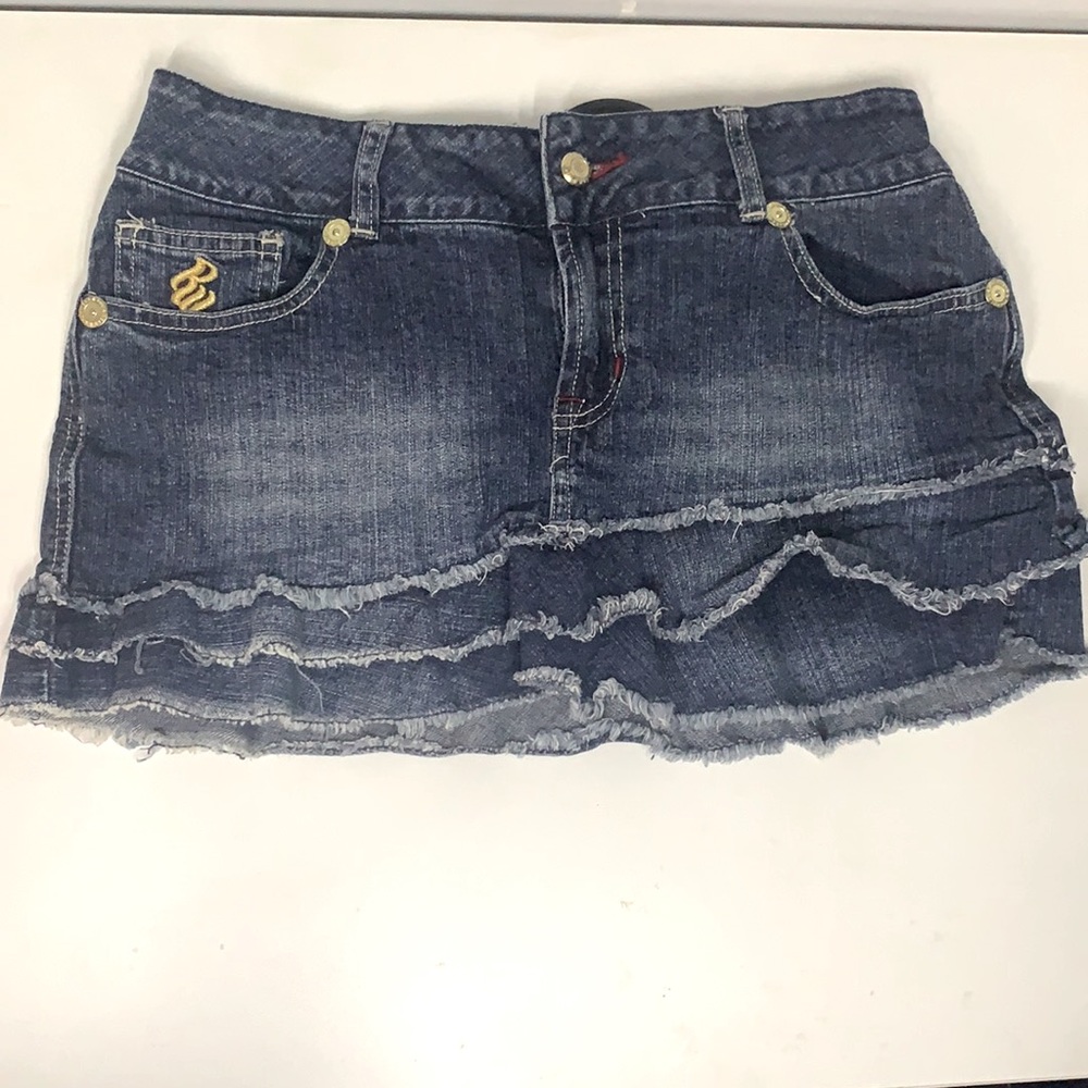 Rica wear Jean skirt